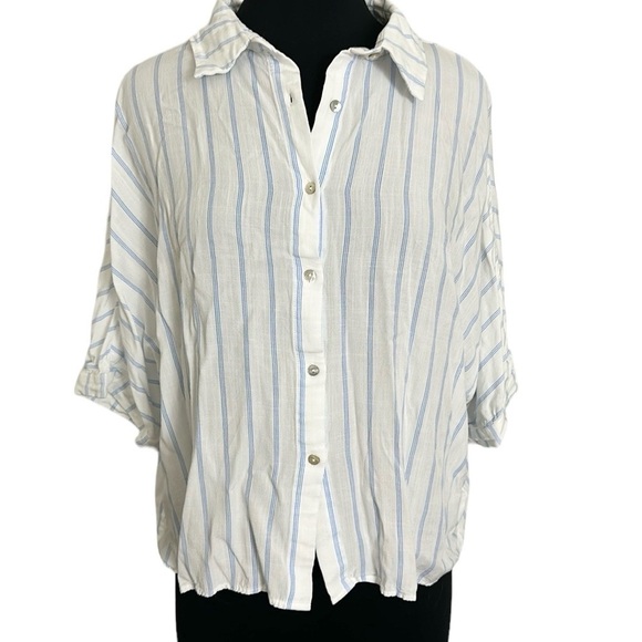 Pink Lily Tops - Pink Lily White with Blue Pin Stripe Collared Button Down Short Sleeve Shirt S